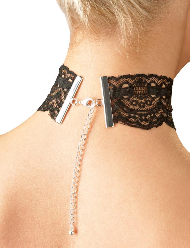 girocollo a fascia particolare chiusura