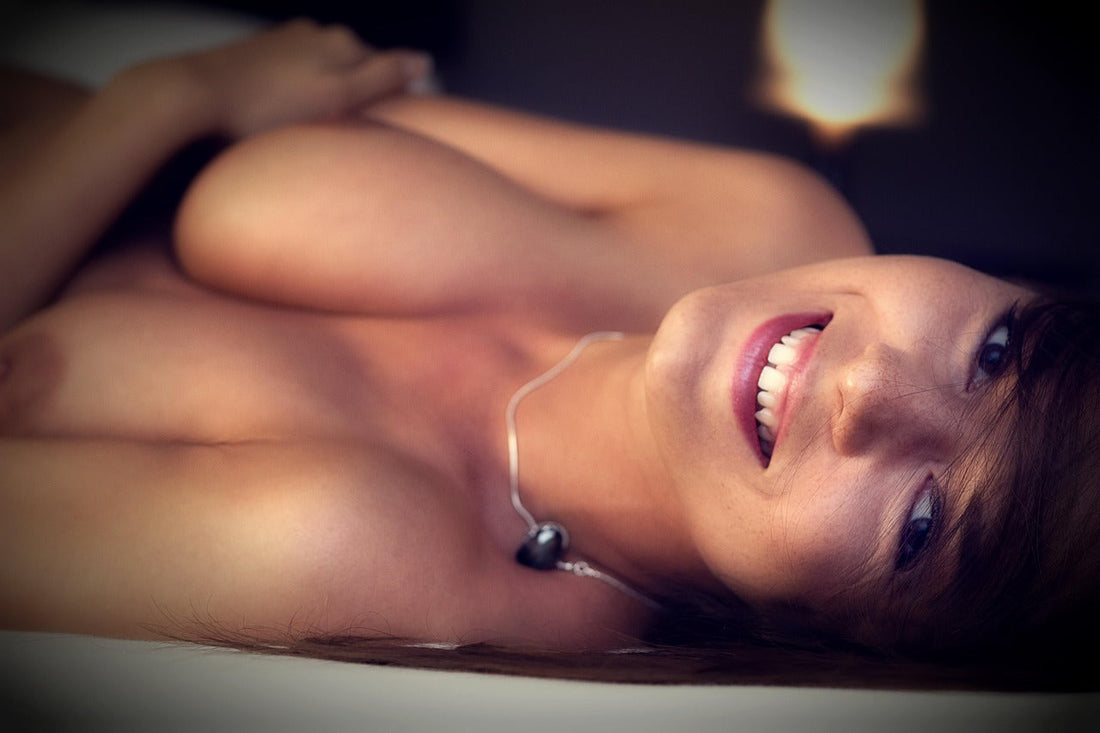 corpo nudo di donna piacere femminile